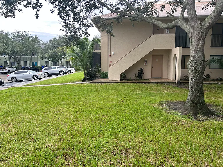 5981 Washington St #218 — Photo 8
