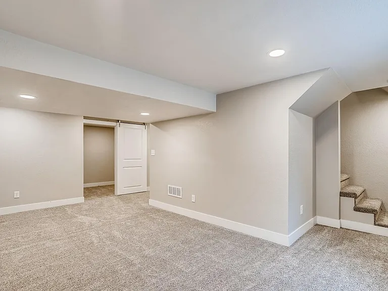 2932 Ivanhoe St — Photo 18