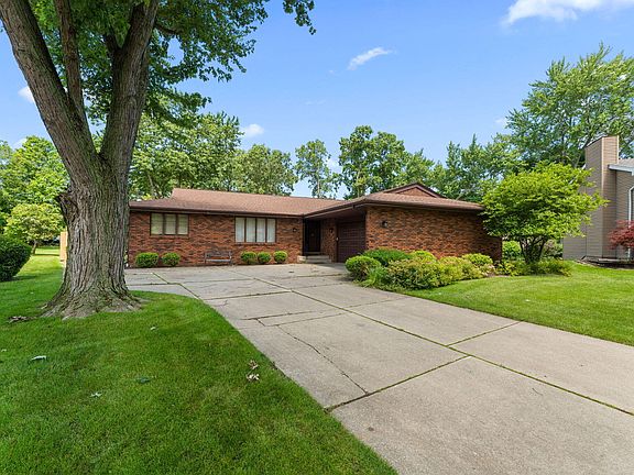 2nd image of 236 Grace Ct
