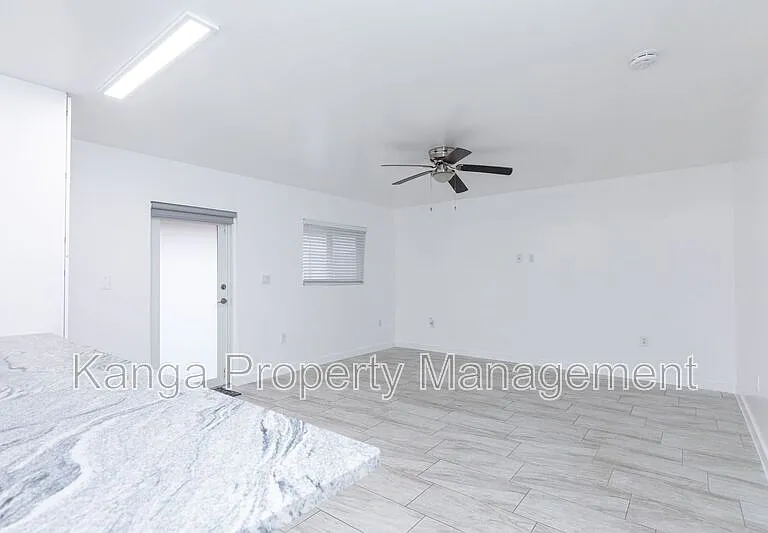 5918 Pierce St — Photo 9