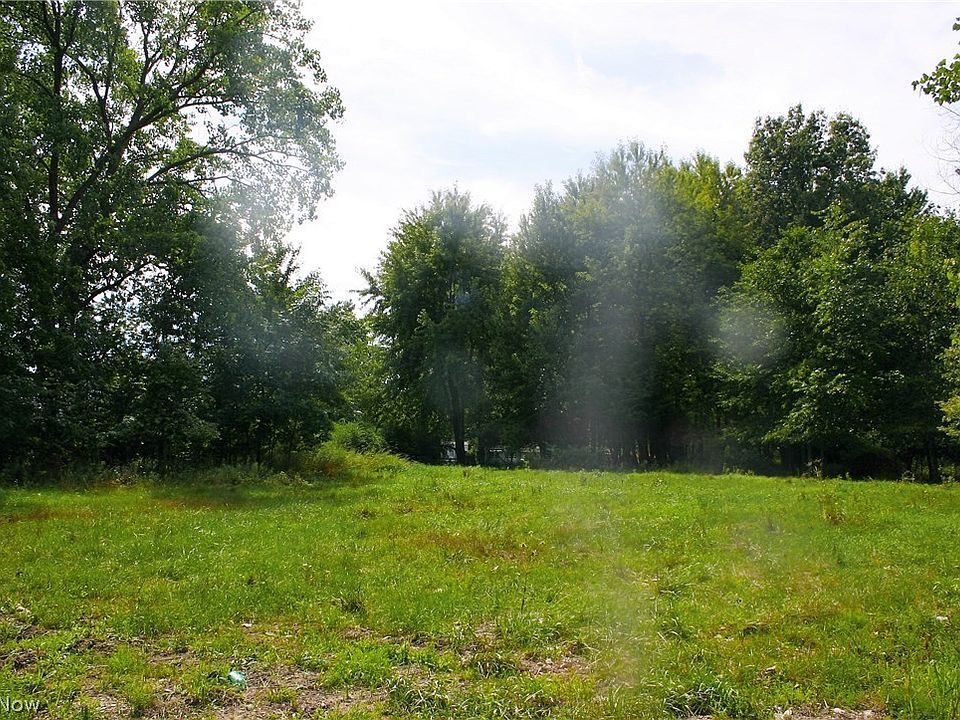 2nd image of Laura Ln