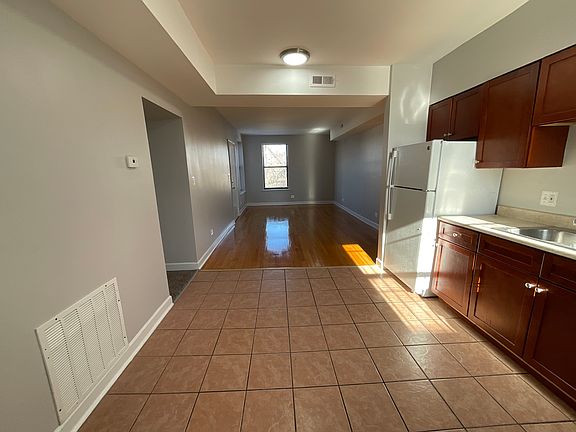4th image of 6227 S University Ave #306
