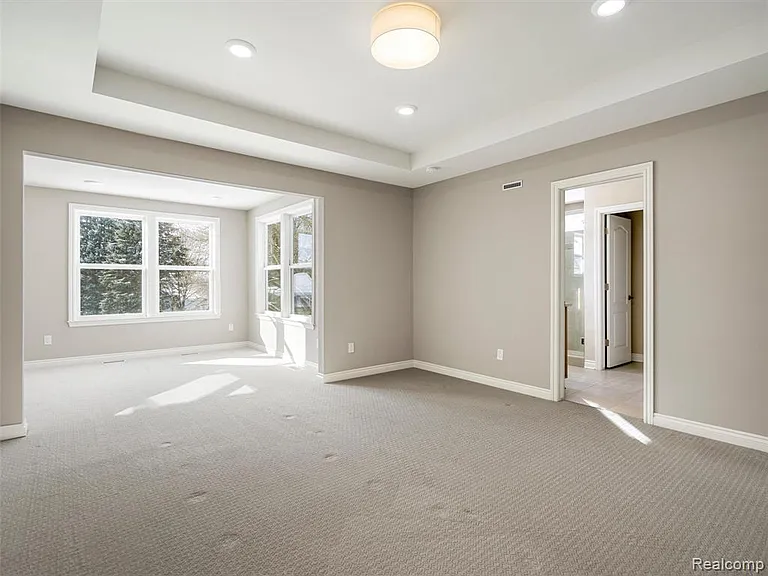 4021 Nottingham Cir — Photo 25