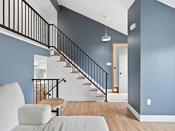 2nd image of 2590 Grouse Rdg #B