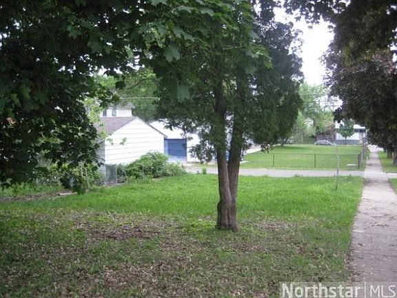 3rd image of 387 Curtice St E