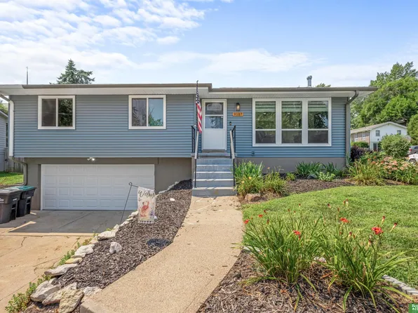 9187 Boyd St, Omaha, NE 68134