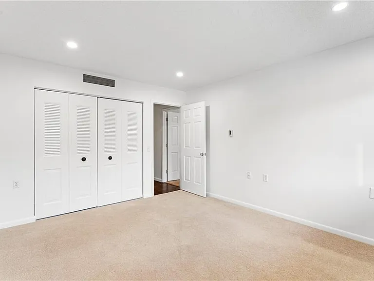 30 Argyle Ave #206 — Photo 19