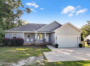204 Doe Ridge Rd, Hampstead, NC 28443