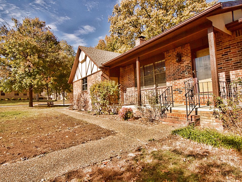 1st image of 1307 S Countrywood Pl
