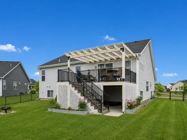 9773 52nd Ln NE, Saint Michael, MN 55376