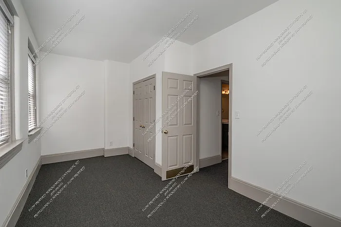 211 W 9th St #5 — Photo 7