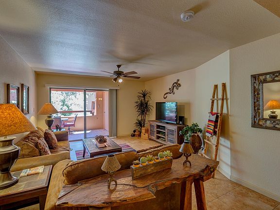 Living Room - pic 1