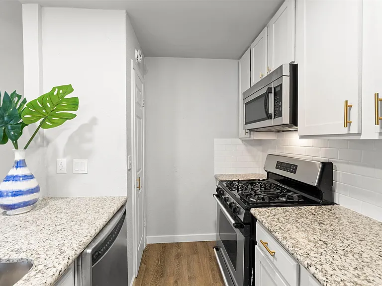 1123 Rock Canyon Dr — Photo 9