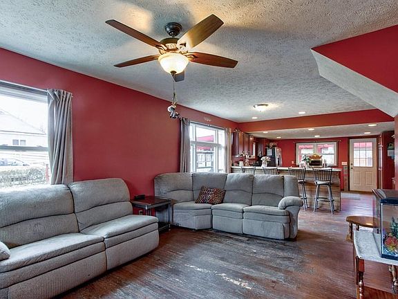 5th image of 42 Martha Ave