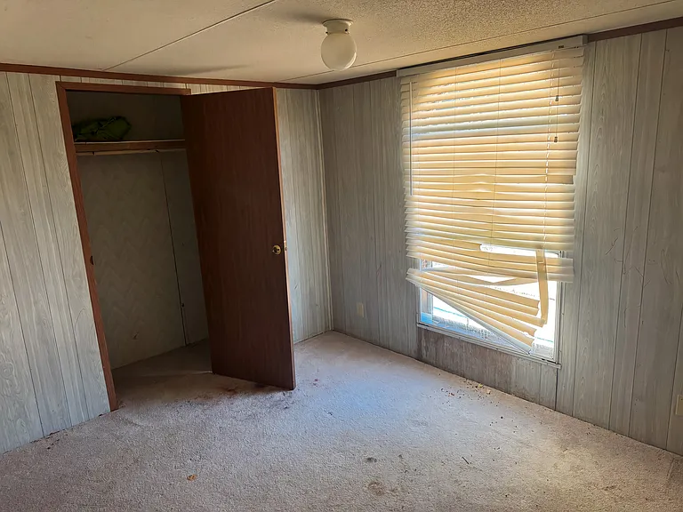 1537 Wilkes Ave — Photo 7