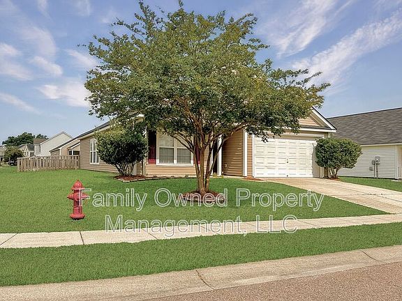 3rd image of 261 Emerald Isle Dr