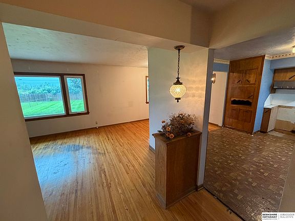 4th image of 7447 Nina St