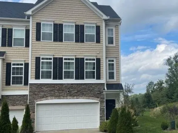 3721 Sun Pl, Morgantown, WV 26505