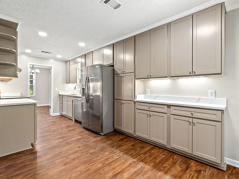 307 Lancaster Ave — Photo 9