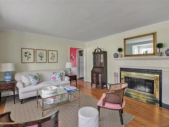 3rd image of 7303 Durwood Cres