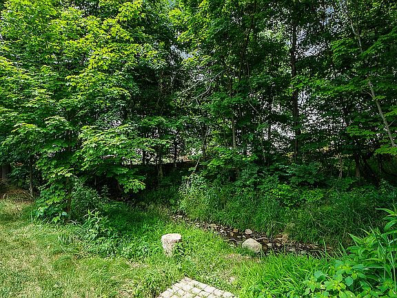 5th image of 7898 Waggoner Trace Dr