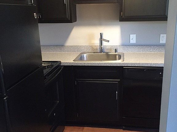 5th image of 2035 Altamont Ct APT 2