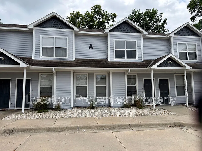 2 bed, 2.0 bath, 1100 sqft, $1,495 — Photo 2
