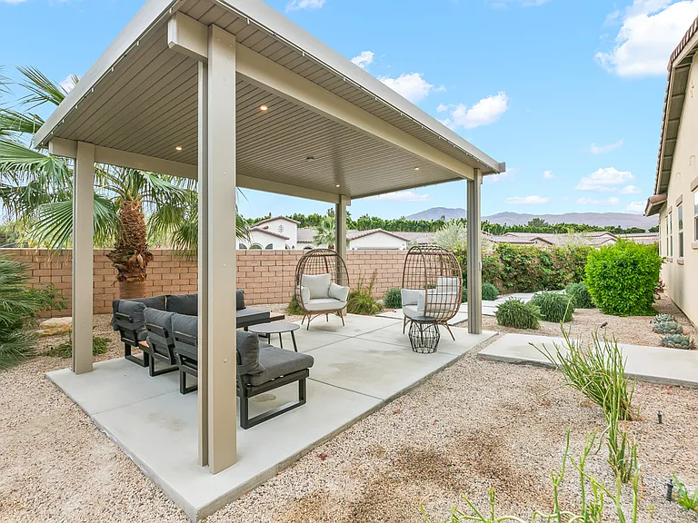Outdoor Conversation Seating