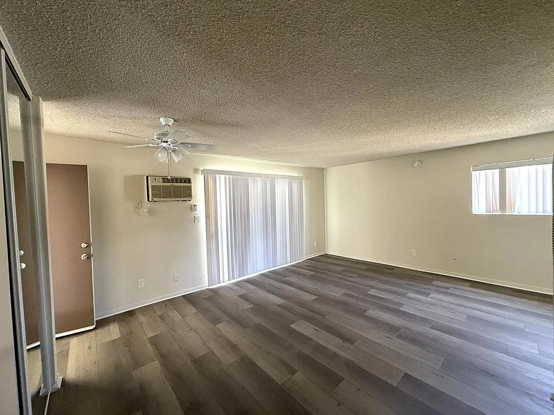 Studio, 1.0 bath, $1,525 — Photo 1