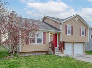215 Parkway Dr, Warrensburg, MO 64093