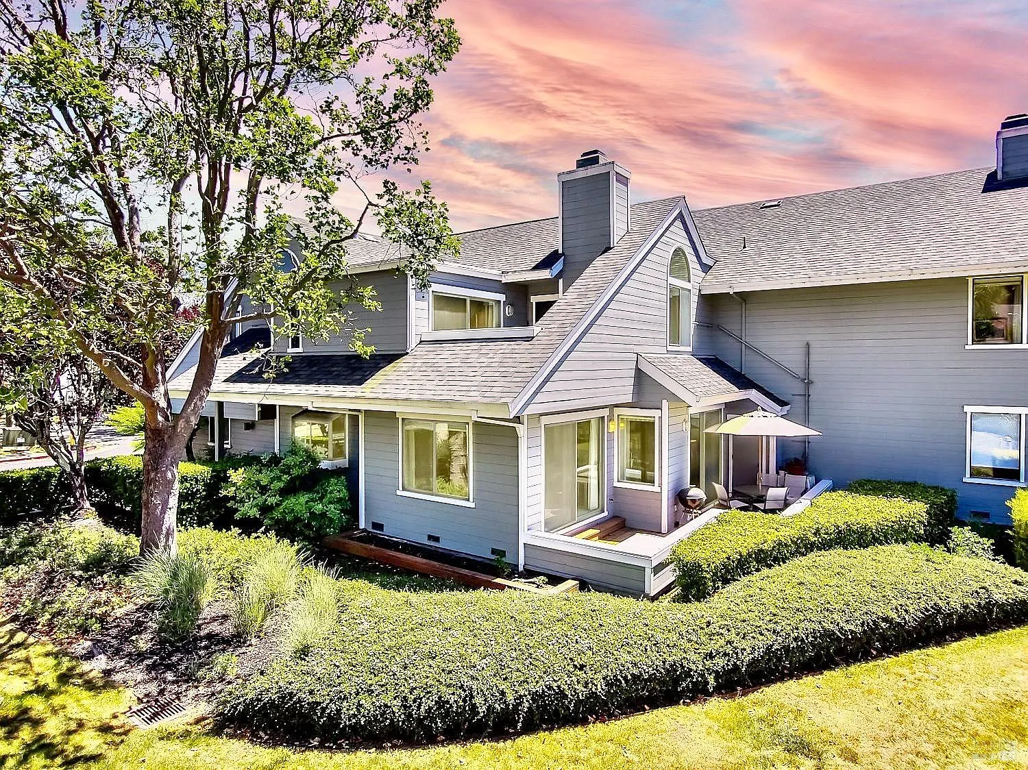 6022 Shelter Bay Avenue photo 1