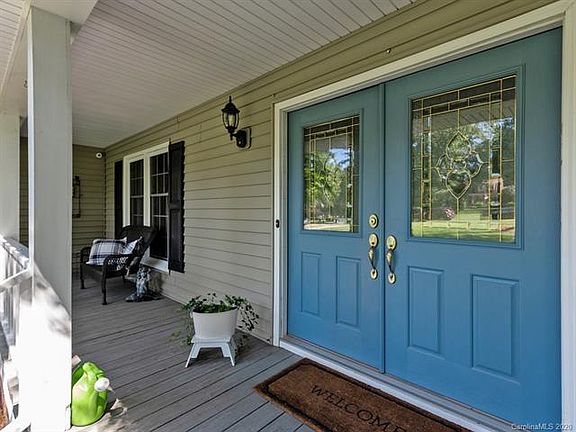 4th image of 5824 Clubhouse Ct