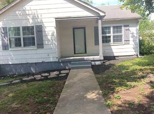 402 Green Acres Dr, Columbia, TN 38401