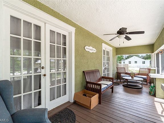 3rd image of 2327 Jeffcott St