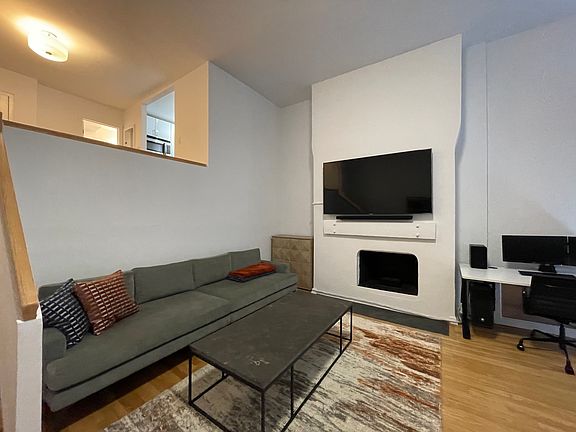 3rd image of 125 E 82nd St APT 6