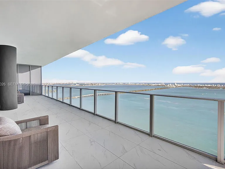 700 NE 24th St #Penthouse 5904 — Photo 27
