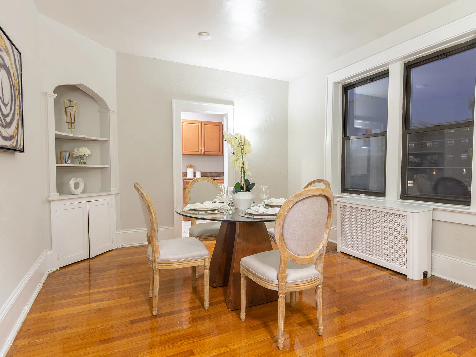 Randolph Manor Apartments — Photo 2