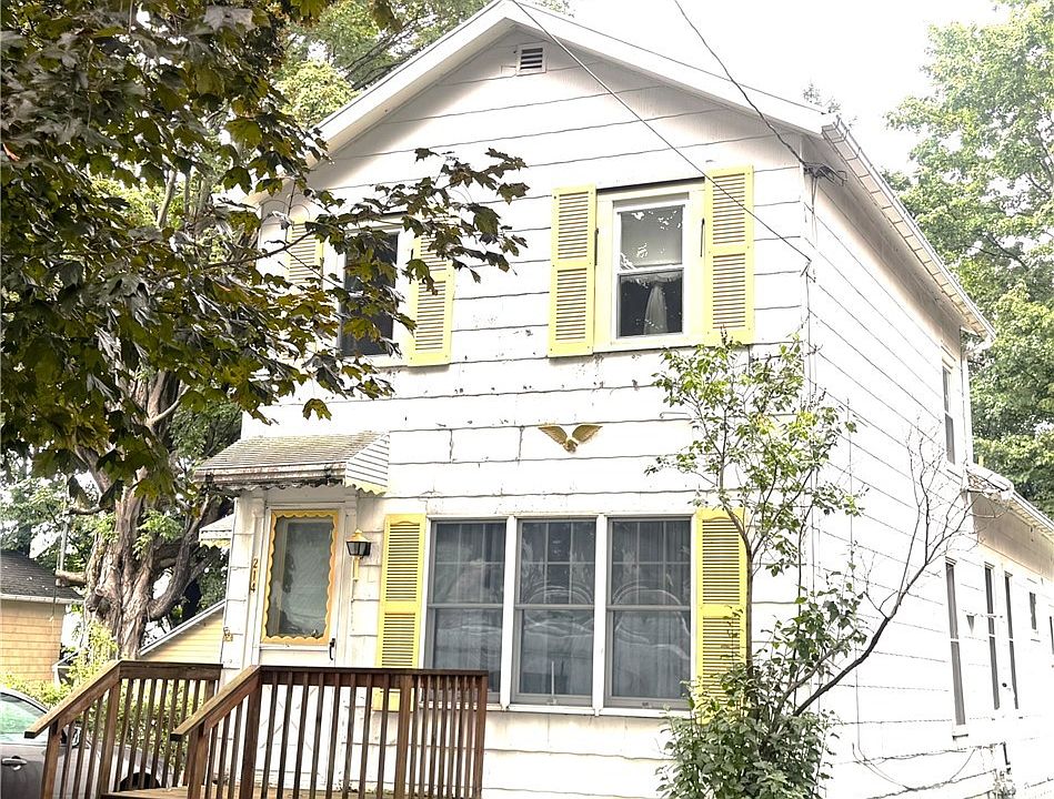 1st image of 214 Robin St