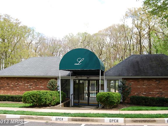 5th image of 3915 Lyndhurst Dr APT 101