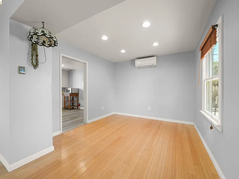 7850 Crest Ave — Photo 12