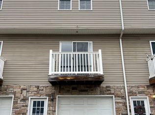 11 Tall Grass Ln, Morgantown, WV 26505