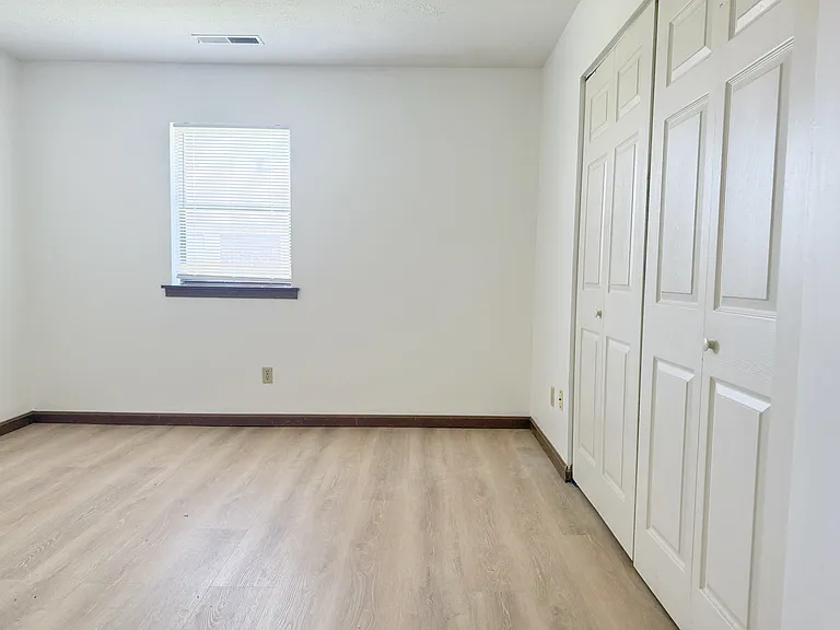 915 Pepper Tree Ln #C — Photo 7
