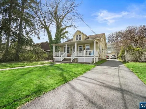 165 Jefferson Ave, Cresskill, NJ 07626