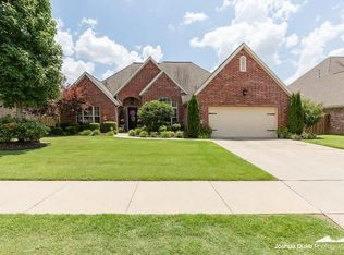 1712 W Berkeley Ave, Rogers, AR 72758