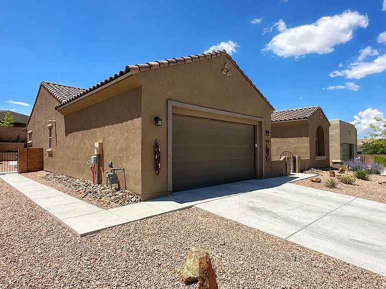 4139 Arboles Bonitos — Photo 2