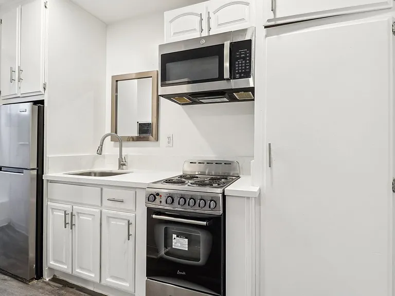 1275 Federal Ave — Photo 6