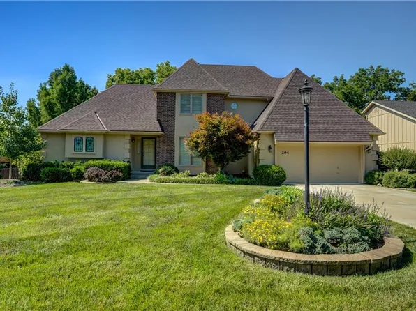 204 Chippewa Ln, Lake Winnebago, MO 64034