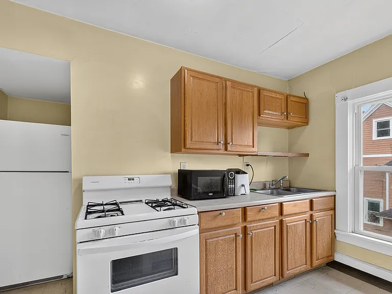 219 Park Ave #4 — Photo 13