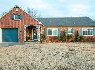 619 Maple Dr, Springdale, AR 72764