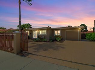 9884 SW 34th St, Miami, FL 33165